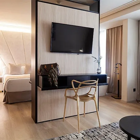 Nivia Born Boutique 5*